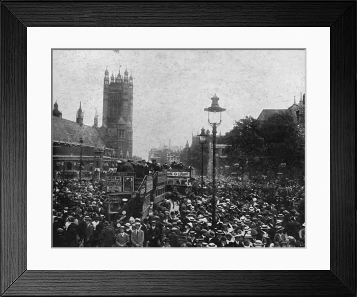 Framed Print : London crowd near Parliament