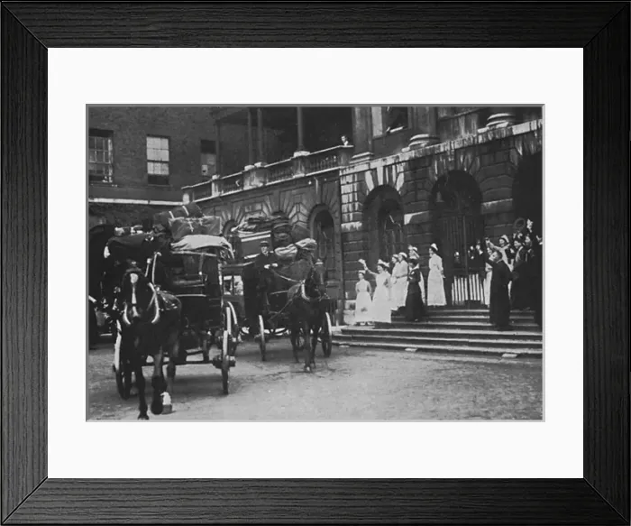 Framed Print : Red Cross Unit leaves Guys Hospital