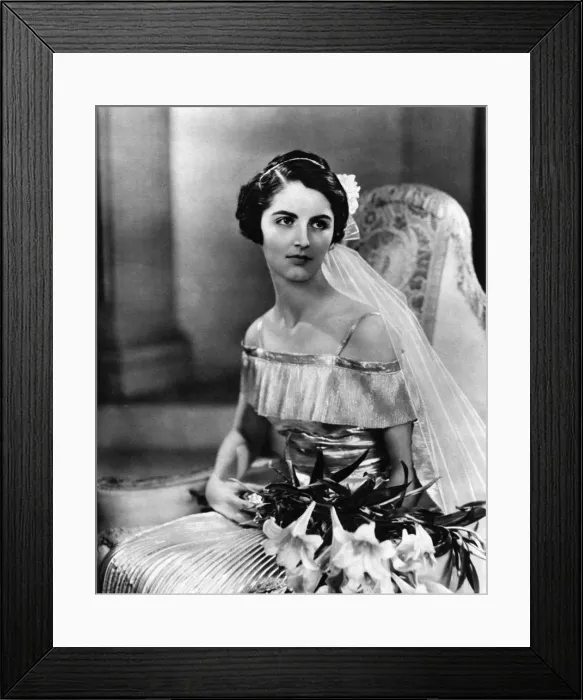 Framed Print : Lady Gloria Vaughan as a debutante Framed Print : Lady Gloria Vaughan as a debutante