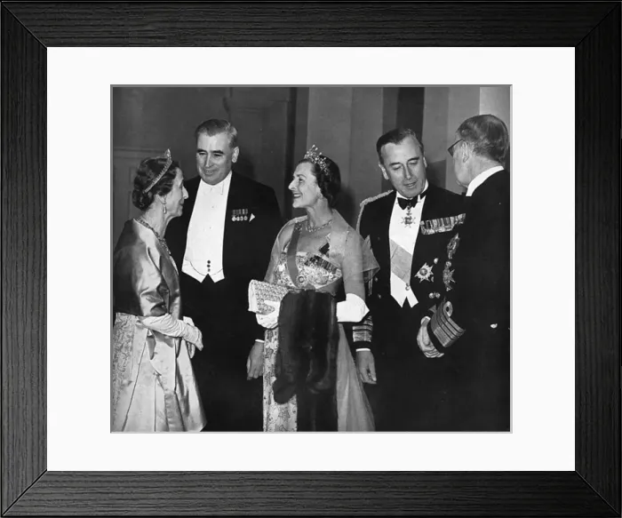 Framed Print : King and Queen of Sweden entertained by the Mountbattens Framed Print : King and Queen of Sweden entertained by the Mountbattens