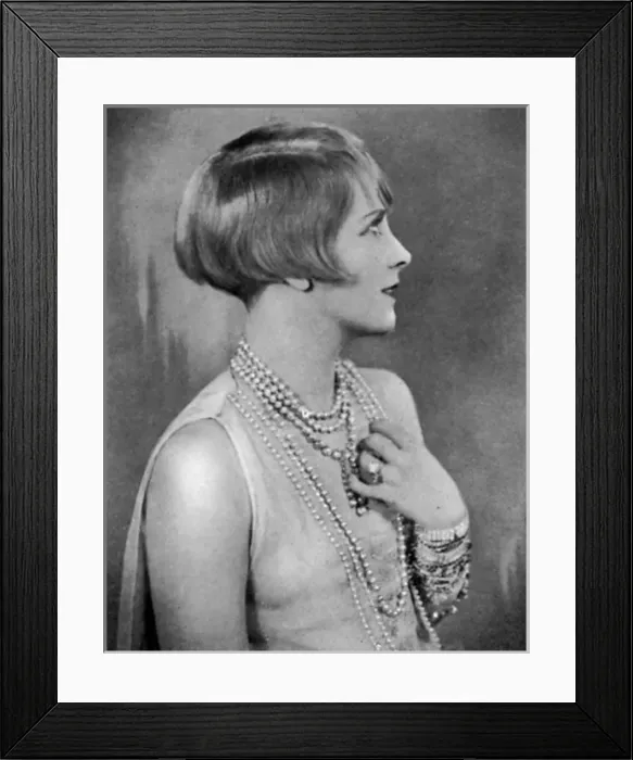 Framed Print : Joan Bourdelle as Lorelei Lee in Gentlemen Prefer Blondes Framed Print : Joan Bourdelle as Lorelei Lee in Gentlemen Prefer Blondes