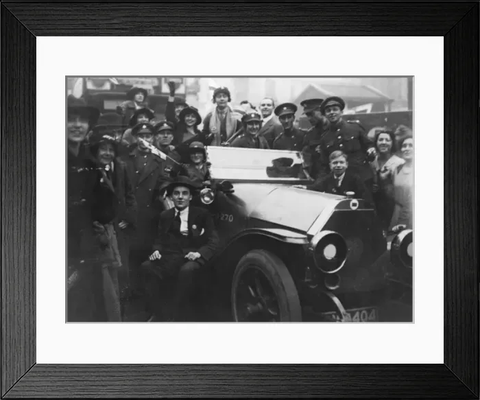 Framed Print : Armistice Day happy crowd 11th November 1918
