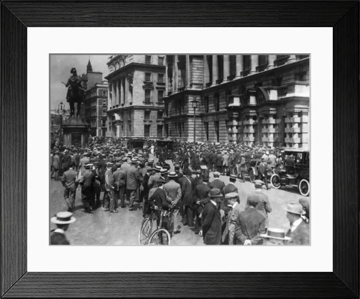 Framed Print : Proclamation of World War One, outside War Office Framed Print : Proclamation of World War One, outside War Office