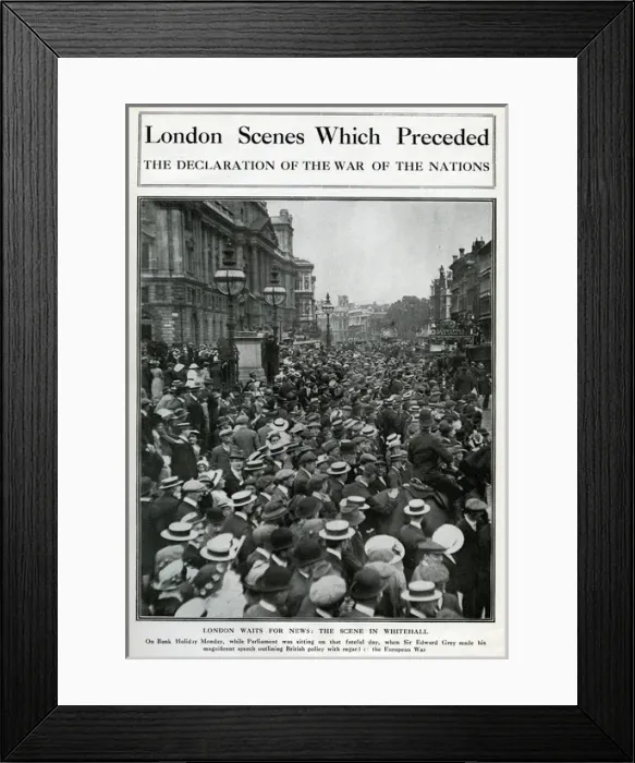 Framed Print : Crowds in Whitehall, London, waiting for news, WW1 Framed Print : Crowds in Whitehall, London, waiting for news, WW1
