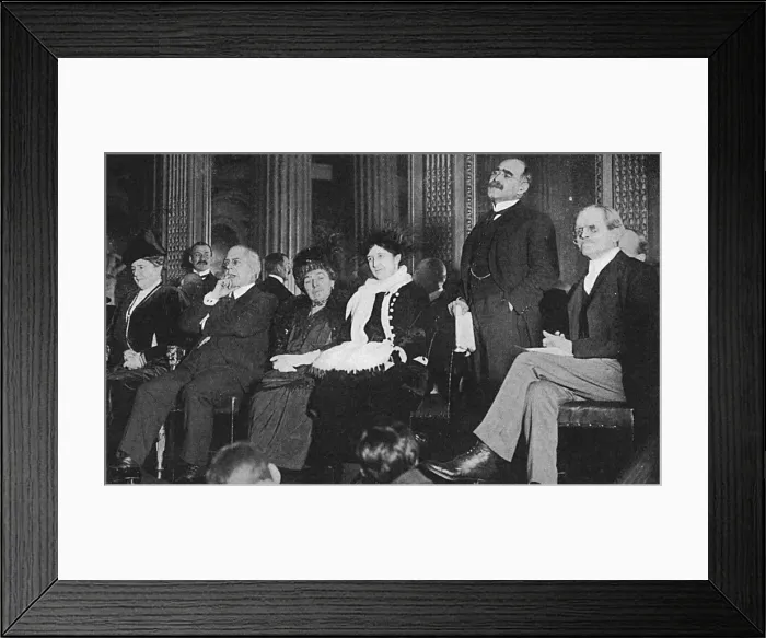 Framed Print : Rudyard Kipling speaking in support of recruitment bands