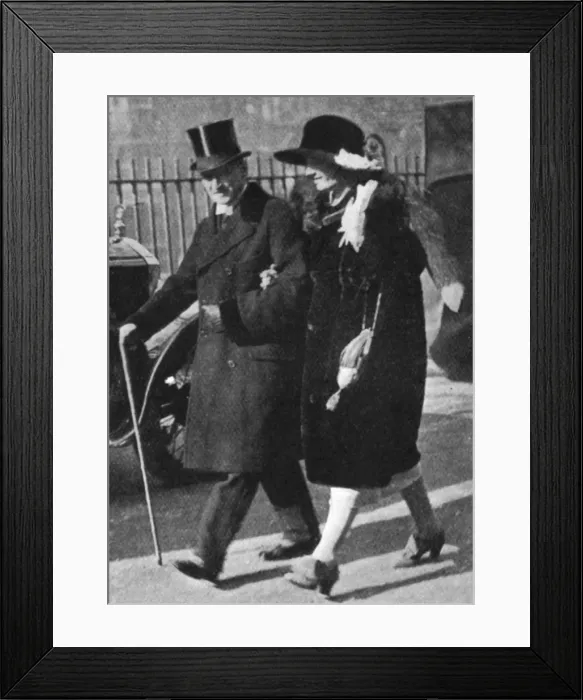 Framed Print : 9th Duke of Marlborough and Gladys, Duchess of Marlborough Framed Print : 9th Duke of Marlborough and Gladys, Duchess of Marlborough