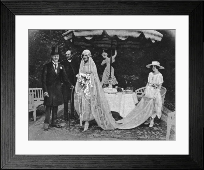 Framed Print : Duke of Marlborough and Gladys Deacon on wedding day