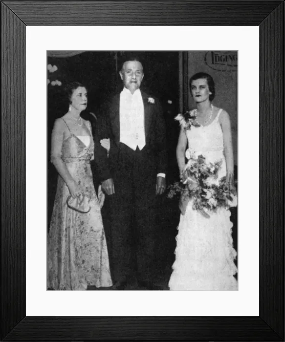 Framed Print : Miss Margaret Whigham and her parents Framed Print : Miss Margaret Whigham and her parents