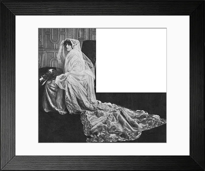 Framed Print : Vita Sackville-West Framed Print : Vita Sackville-West