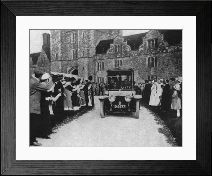 Framed Print : Vita Sackville-West and Harold Nicolson Framed Print : Vita Sackville-West and Harold Nicolson