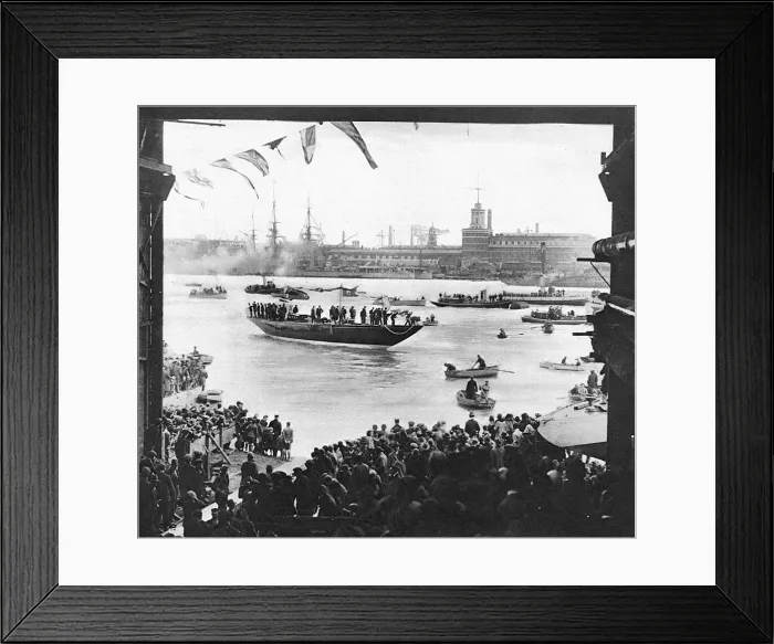 Framed Print : Launch of Shamrock V Framed Print : Launch of Shamrock V