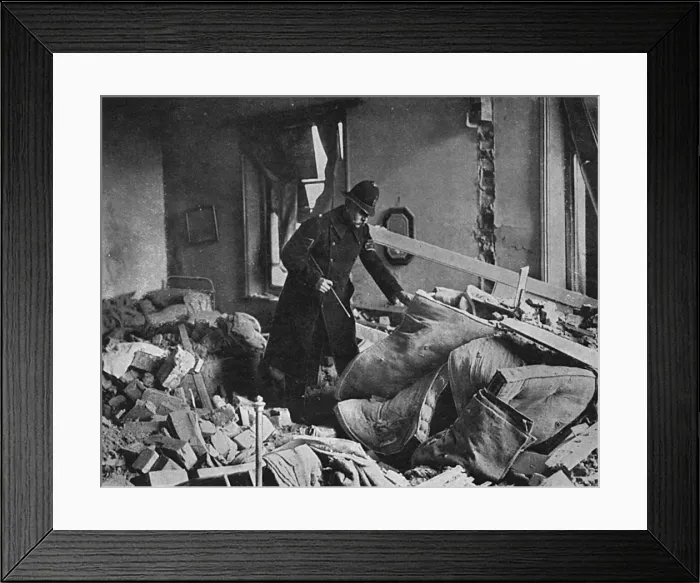 Framed Print : Bombardment of Lowestoft, WW1 Framed Print : Bombardment of Lowestoft, WW1