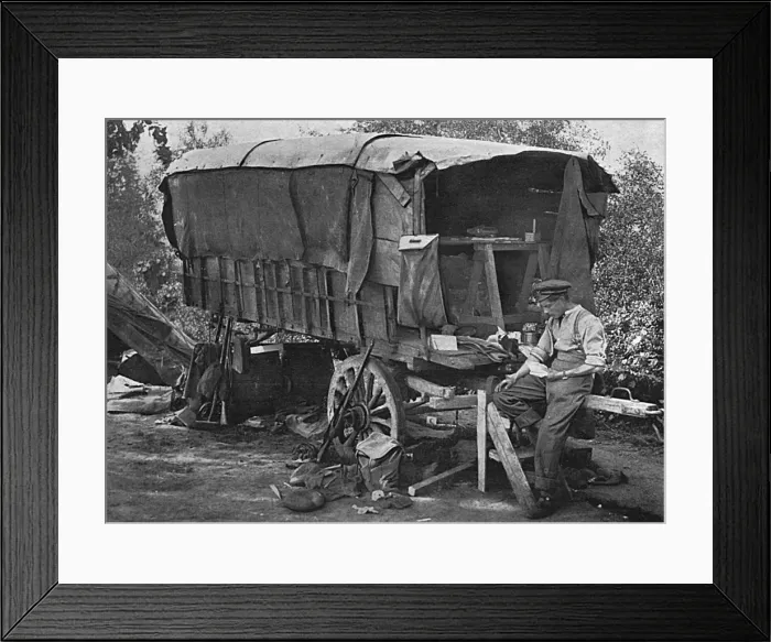 Framed Print : A Post Office for Canadian troops, WW1 Framed Print : A Post Office for Canadian troops, WW1