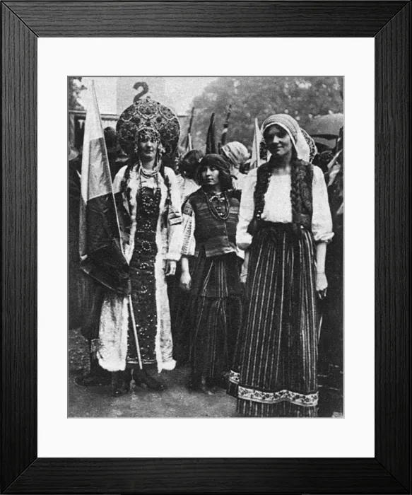 Framed Print : Womens Right-to-Serve march, 1915