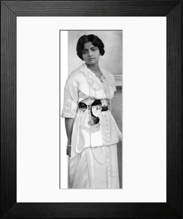 Framed Print : The Maharani of Cooch-Behar, WW1 Framed Print : The Maharani of Cooch-Behar, WW1