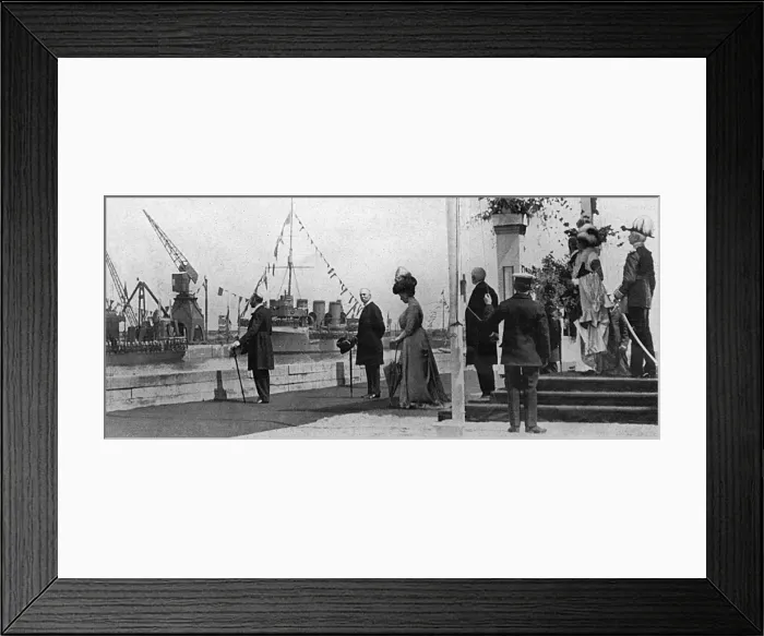 Framed Print : King George V opens Hull dock Framed Print : King George V opens Hull dock
