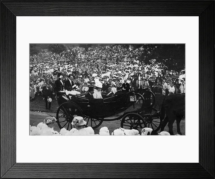 Framed Print : King and Queen in Nottingham Framed Print : King and Queen in Nottingham