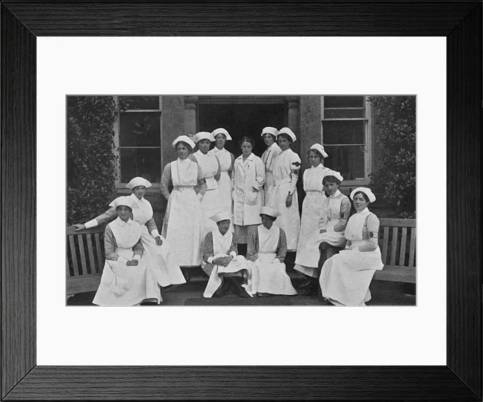 Framed Print : Nurses at Egginton Hall Hospital, WW1 Framed Print : Nurses at Egginton Hall Hospital, WW1