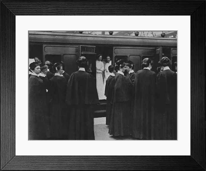 Framed Print : Hospital nurses boarding a train to Portsmouth during WWI Framed Print : Hospital nurses boarding a train to Portsmouth during WWI