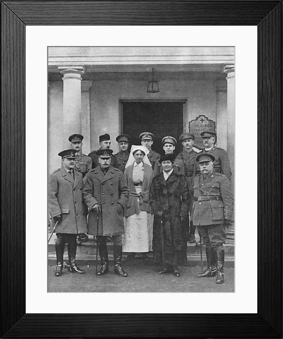 Framed Print : Duke & Duchess of Connaught visiting Red Cross hospital, WW1