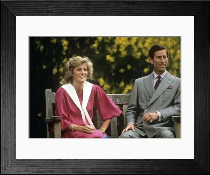 Framed Print : Prince Charles and Princess Diana on a bench Framed Print : Prince Charles and Princess Diana on a bench