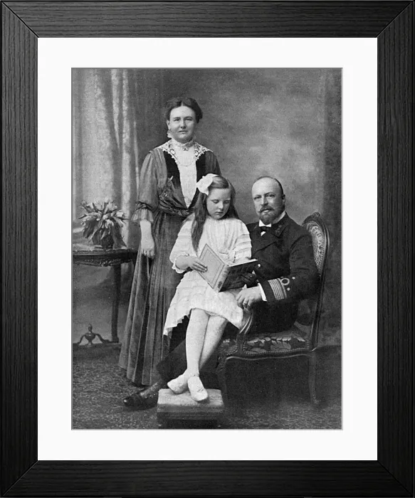 Framed Print : Queen Wilhelmina of Holland and family Framed Print : Queen Wilhelmina of Holland and family