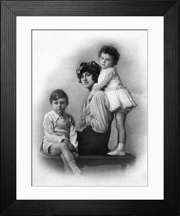 Framed Print : Lady Poulett with her children