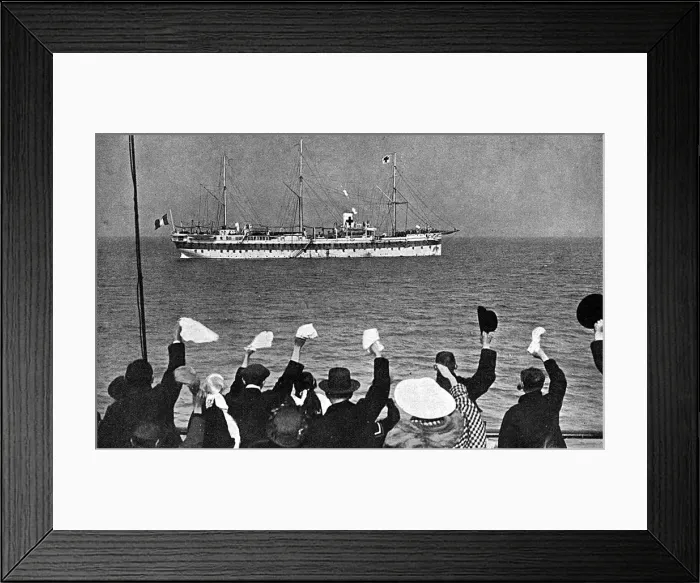 Framed Print : Cheering a hospital ship, World War One