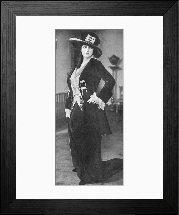 Framed Print : Maxine Elliott Framed Print : Maxine Elliott