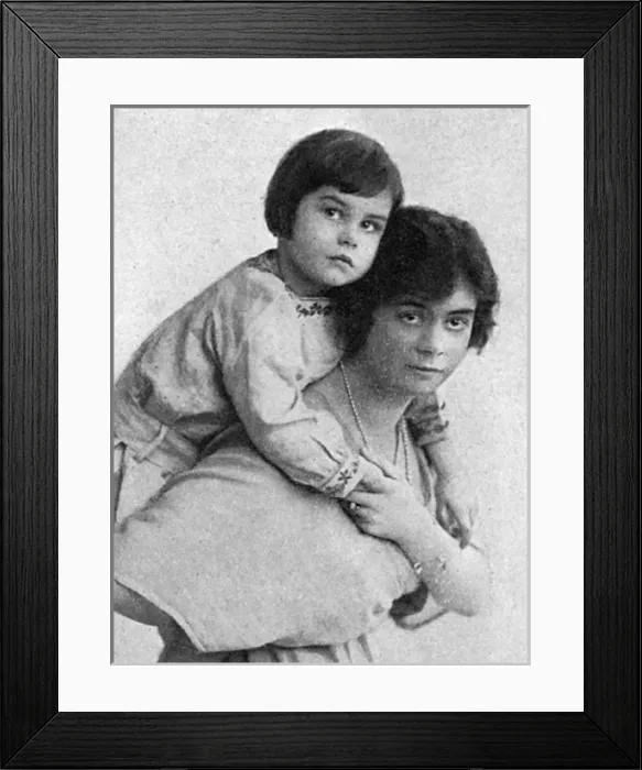 Framed Print : Mrs Lecky Pike (Olive Snell) and daughter Framed Print : Mrs Lecky Pike (Olive Snell) and daughter