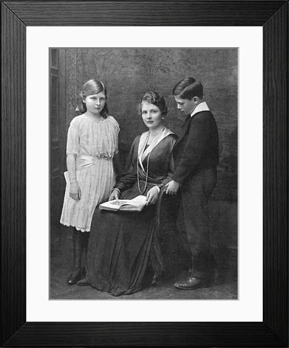 Framed Print : Princess Alice, Countess of Athlone & her children Framed Print : Princess Alice, Countess of Athlone & her children