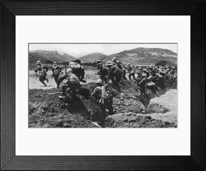 Framed Print : British charge at Gallipoli, 1915 Framed Print : British charge at Gallipoli, 1915