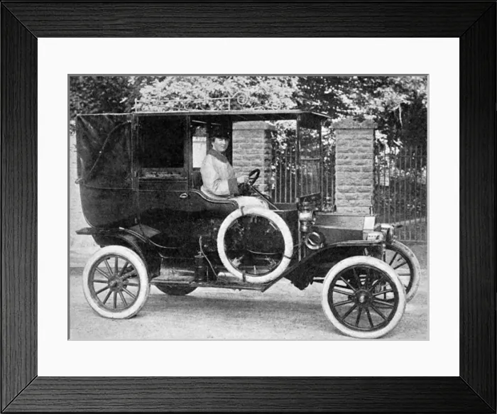 Framed Print : Myrtle Newton, hotel driver, WW1