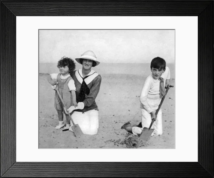 Framed Print : Lady Evelyn Guinness with her children on the beach, WW1 Framed Print : Lady Evelyn Guinness with her children on the beach, WW1