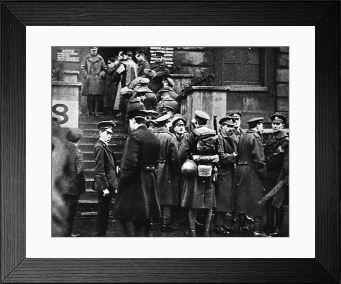 Framed Print : Demobilisation - pivotal and slip men in Whitehall Framed Print : Demobilisation - pivotal and slip men in Whitehall