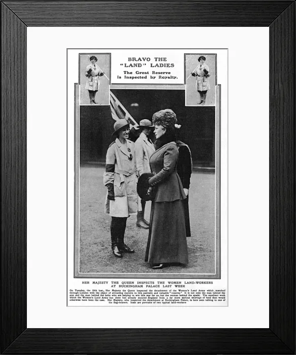 Framed Print : Queen Mary inspects the Womens Land Army, WW1