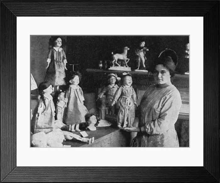 Framed Print : Miss Jessica Borthwick aka Nell Foy Framed Print : Miss Jessica Borthwick aka Nell Foy