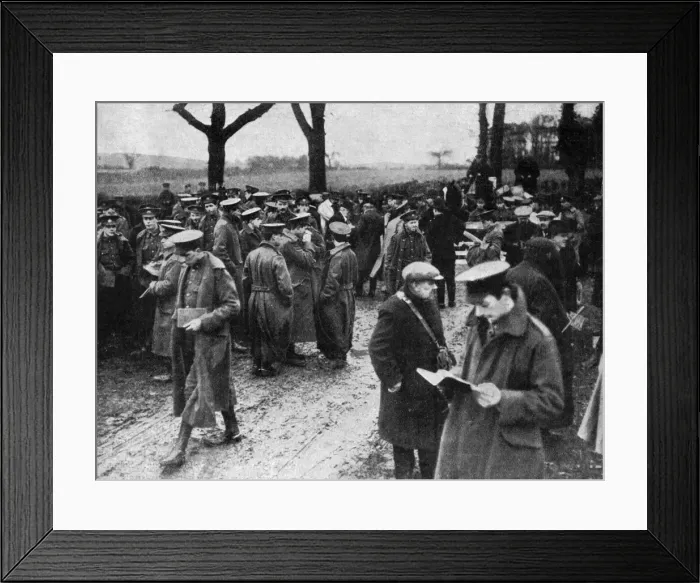 Framed Print : Sport under military patronage: coursing in 1915 Framed Print : Sport under military patronage: coursing in 1915