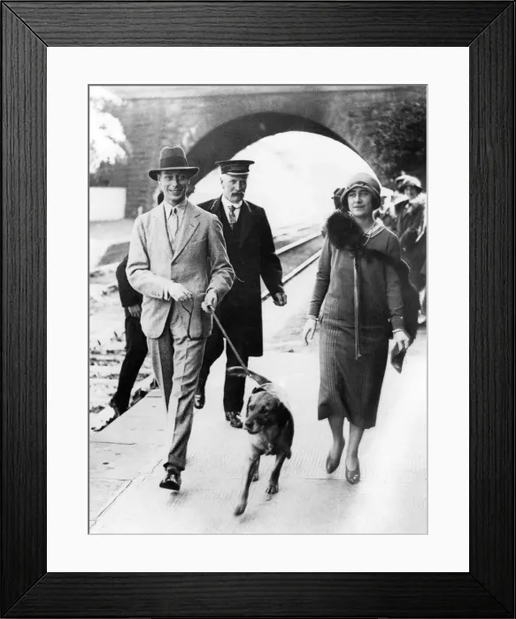 Framed Print : The Duke and Duchess of York - Glamis Railway Station Framed Print : The Duke and Duchess of York - Glamis Railway Station