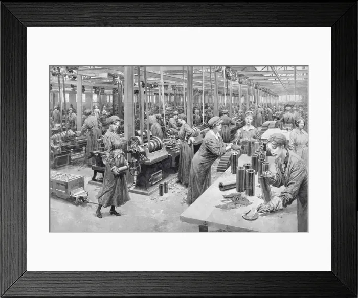 Framed Print : Women working in munitions factory, WW1 Framed Print : Women working in munitions factory, WW1