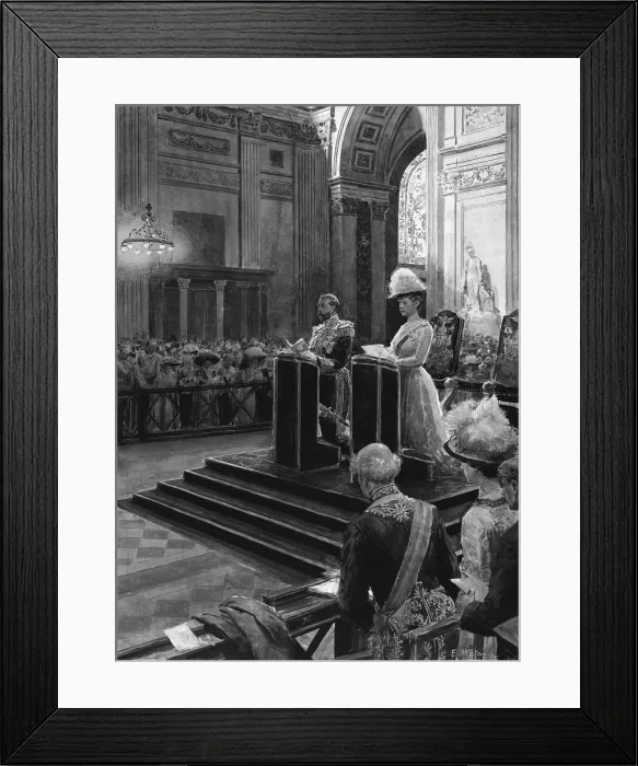 Framed Print : King George V and Queen Mary kneeling in church Framed Print : King George V and Queen Mary kneeling in church