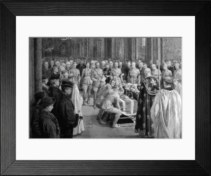 Framed Print : Funeral of WW1 soldier in presence of George V Framed Print : Funeral of WW1 soldier in presence of George V