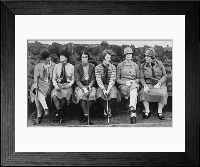 Framed Print : Golfers at the Redan, North Berwick Framed Print : Golfers at the Redan, North Berwick