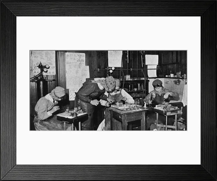 Framed Print : Women welders at work, WW1 Framed Print : Women welders at work, WW1