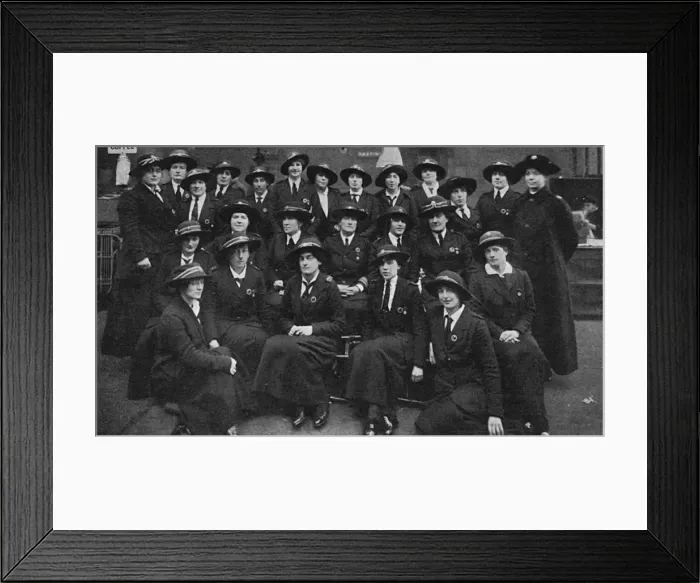 Framed Print : Staff of the Soldiers Free Buffet at Charing Cross, WW1 Framed Print : Staff of the Soldiers Free Buffet at Charing Cross, WW1