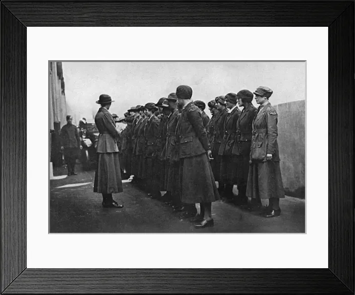 Framed Print : Women drivers of the RAF, WW1