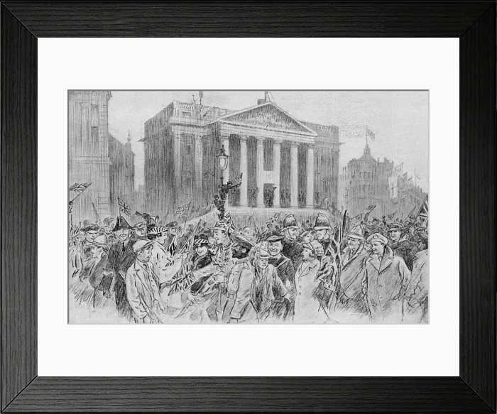 Framed Print : End of First World War, crowds at Mansion House Framed Print : End of First World War, crowds at Mansion House