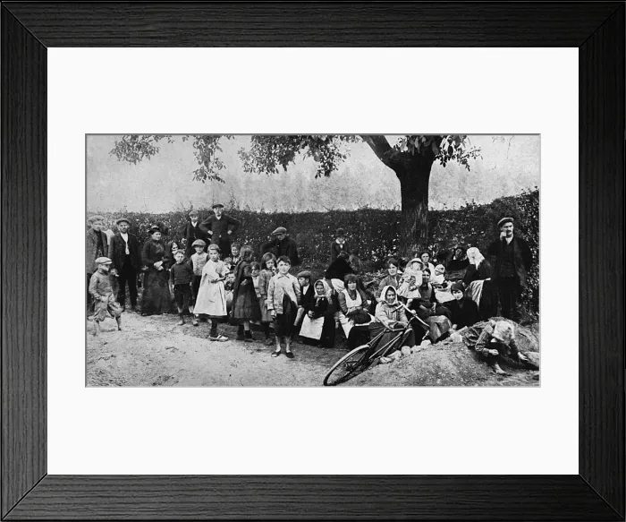 Framed Print : Belgian Refugees - WW1 Framed Print : Belgian Refugees - WW1
