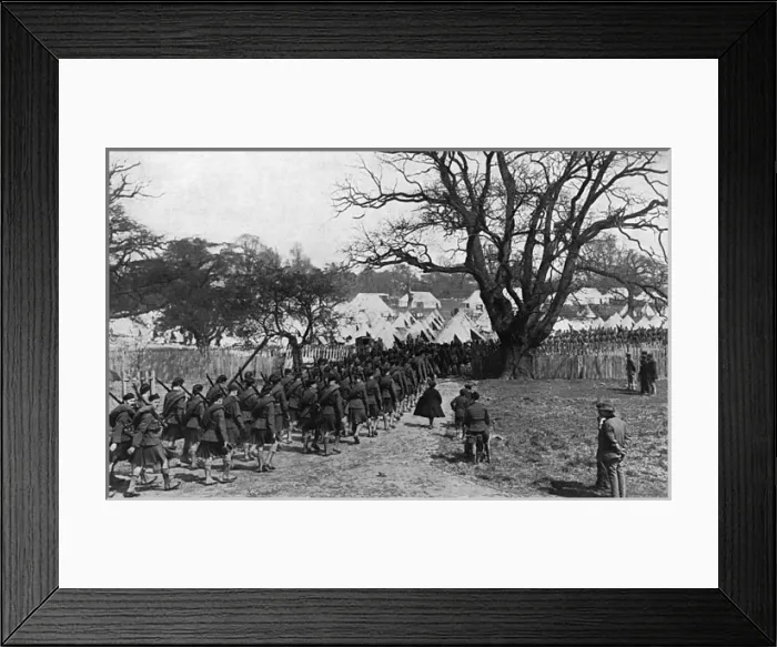 Framed Print : London Scottish marching into camp in Richmond Park, WW1 Framed Print : London Scottish marching into camp in Richmond Park, WW1