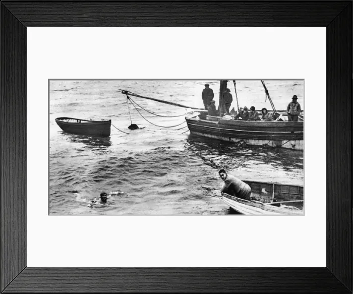 Framed Print : Mercedes Gleitze attempting to swim English Channel Framed Print : Mercedes Gleitze attempting to swim English Channel